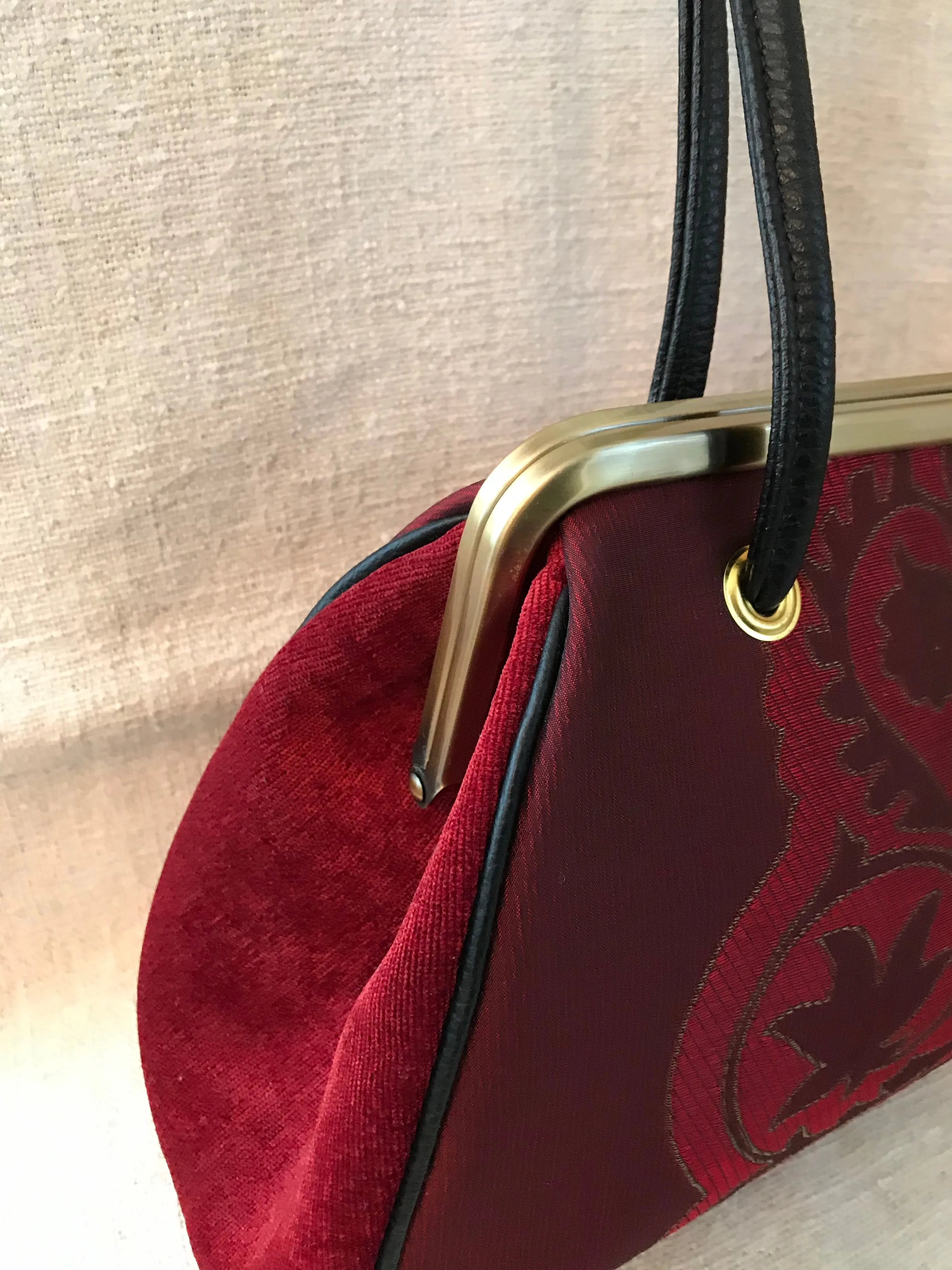 4076G-Red Brocade