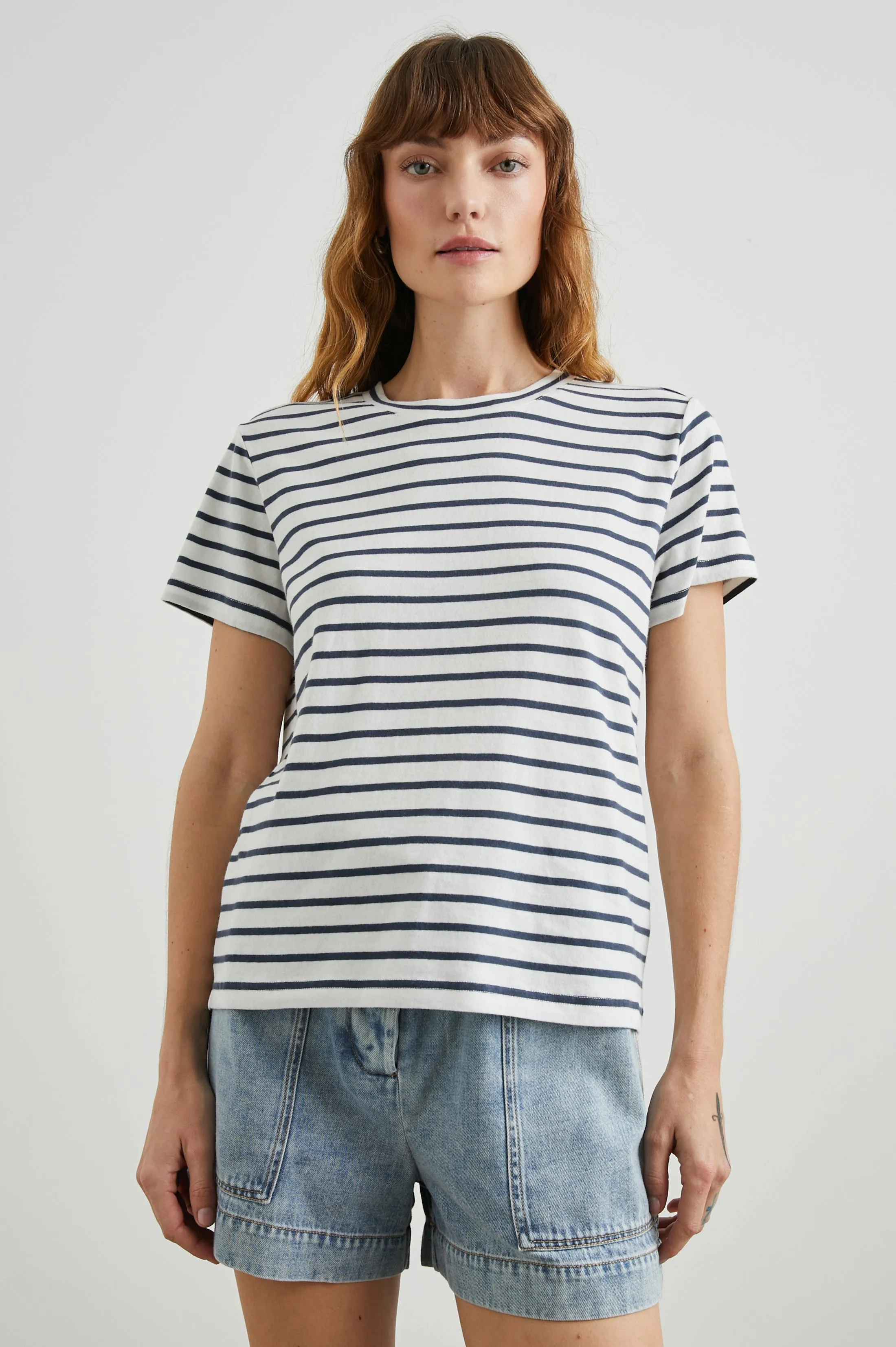 CLASSIC CREW NECK T-SHIRT - IVORY NAVY STRIPE