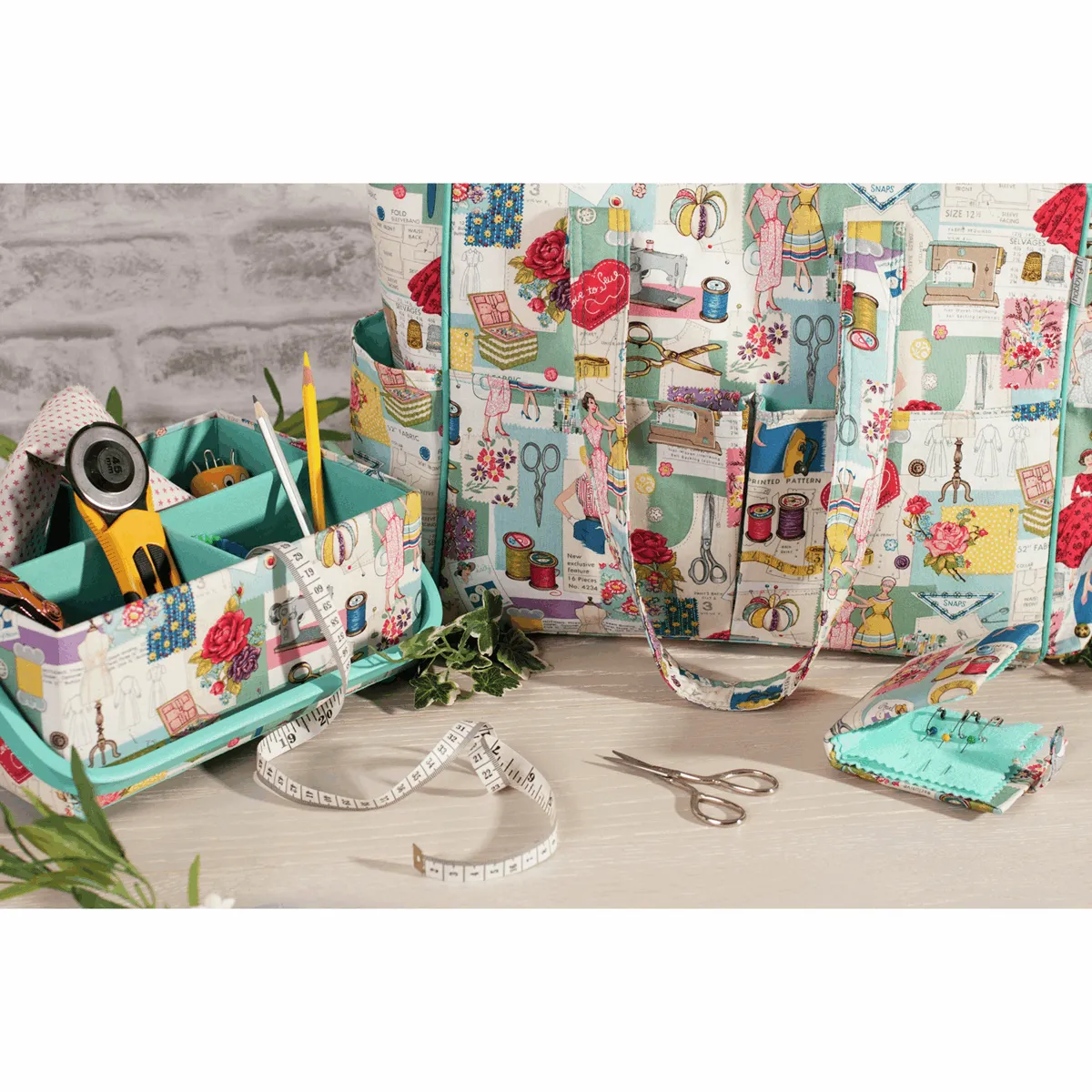 Deluxe Craft Bag - Sew Retro