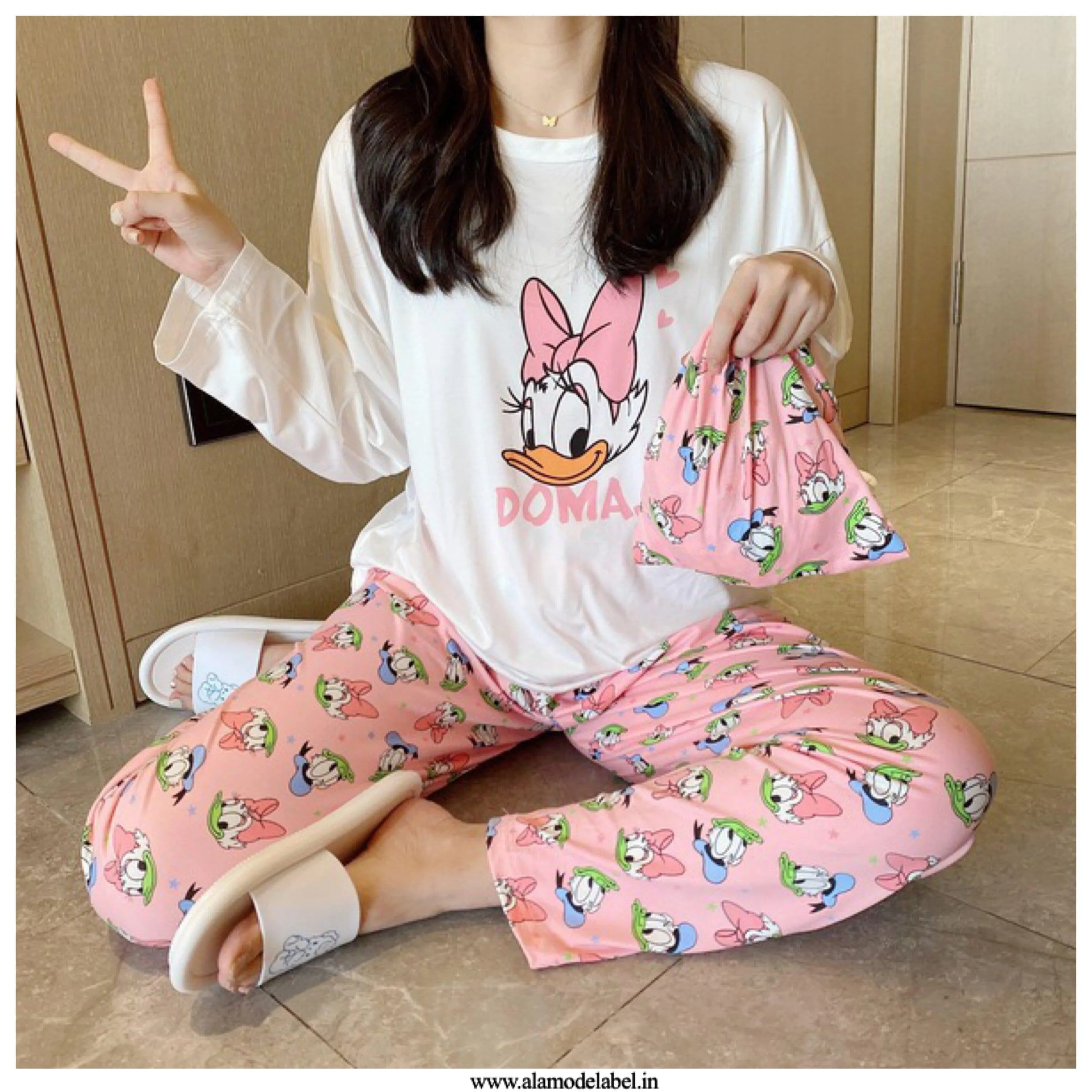 Iris Set of Cotton Nightsuit with Bag