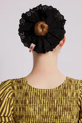 scrunchie with broderie edge - black